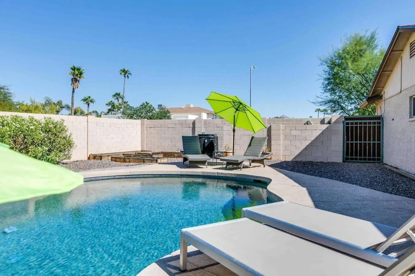 بيت للعطل Spacious Backyard W Free Heated Pool, Tv And Bbq سكوتسدايل